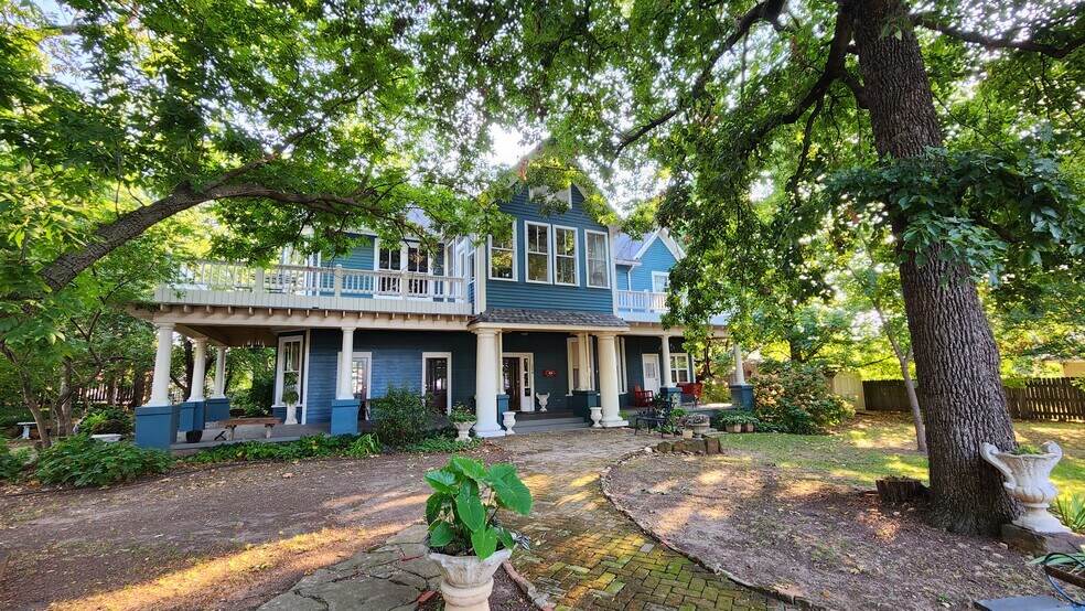 More Photos Of 224 W Chickasaw St, Tahlequah Hospitality For Sale