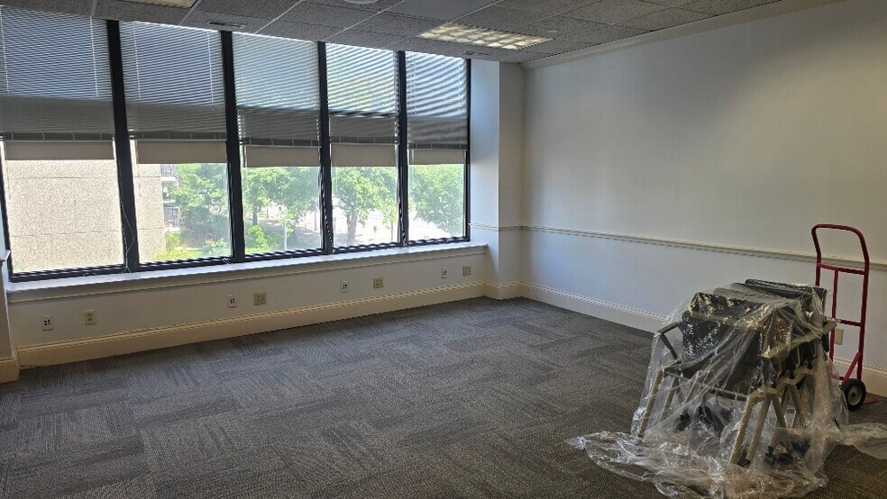 More Photos Of 1108 3rd Ave, Huntington Office For Sale