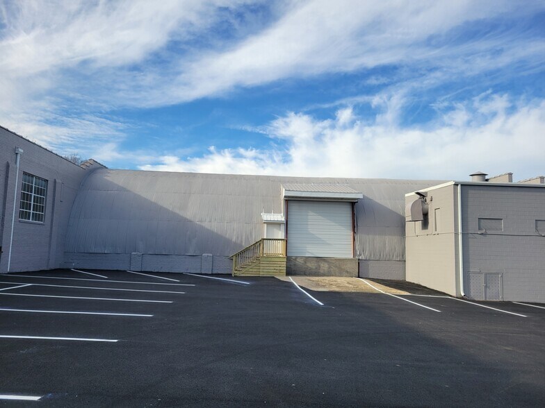 More Photos Of 815 Dinwiddie Ave, Richmond Warehouse For Lease