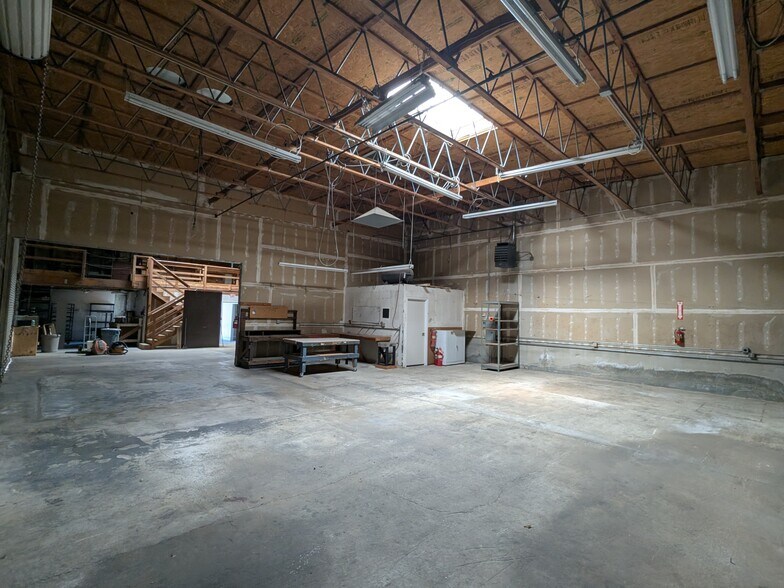 More Photos Of 3140 El Camino Real Ave, Atascadero Warehouse For Lease