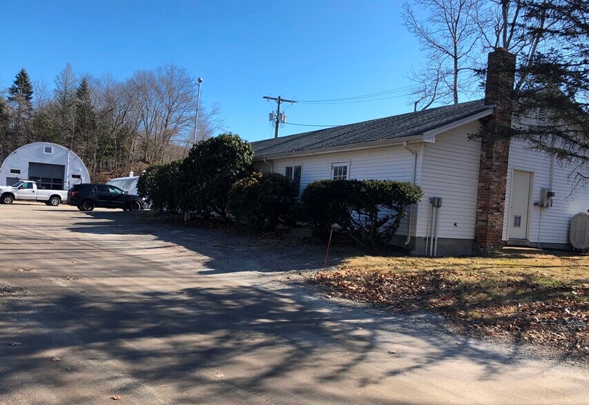 More Photos Of 1360 Baldwin Hill Rd, Gales Ferry Flex For Lease