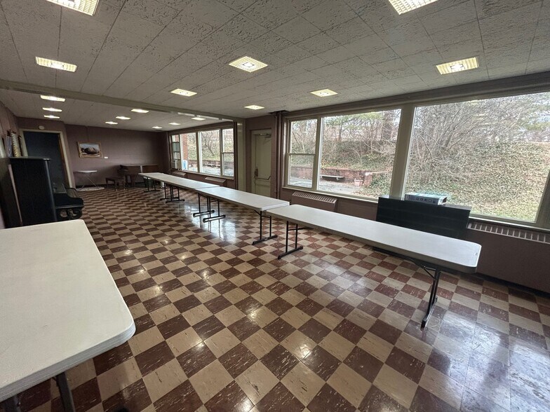 More Photos Of 21 Cromwell Rd, Cincinnati Religious Facility For Sale