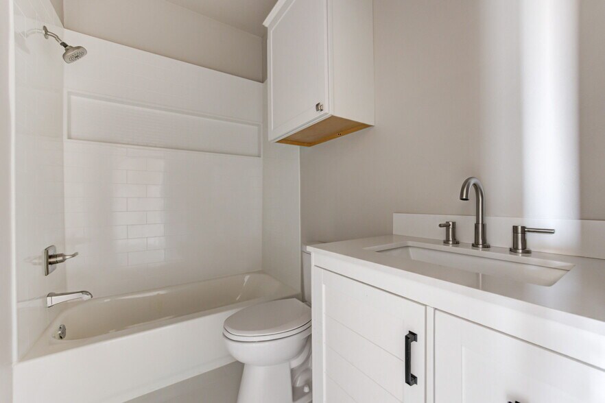 More Photos Of 12001 Rivers Trl, Oklahoma City Specialty For Sale