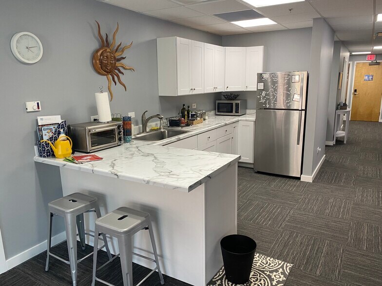 More Photos Of 847 Chicago Ave, Evanston Apartments For Lease