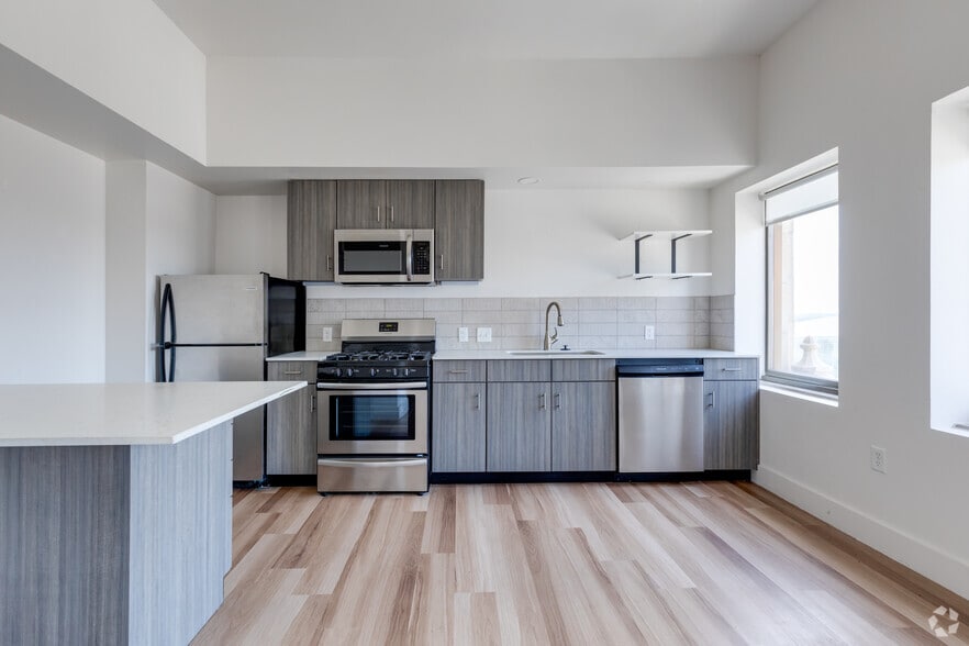 More Photos Of 403 S Cheyenne Ave, Tulsa Apartments For Lease