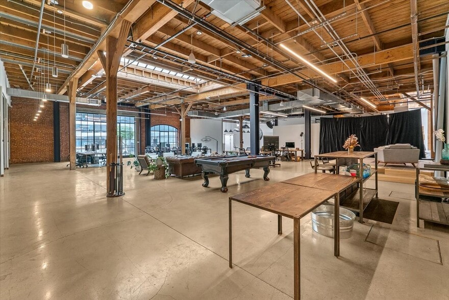 More Photos Of 308-312 S Alameda St, Los Angeles Office For Lease