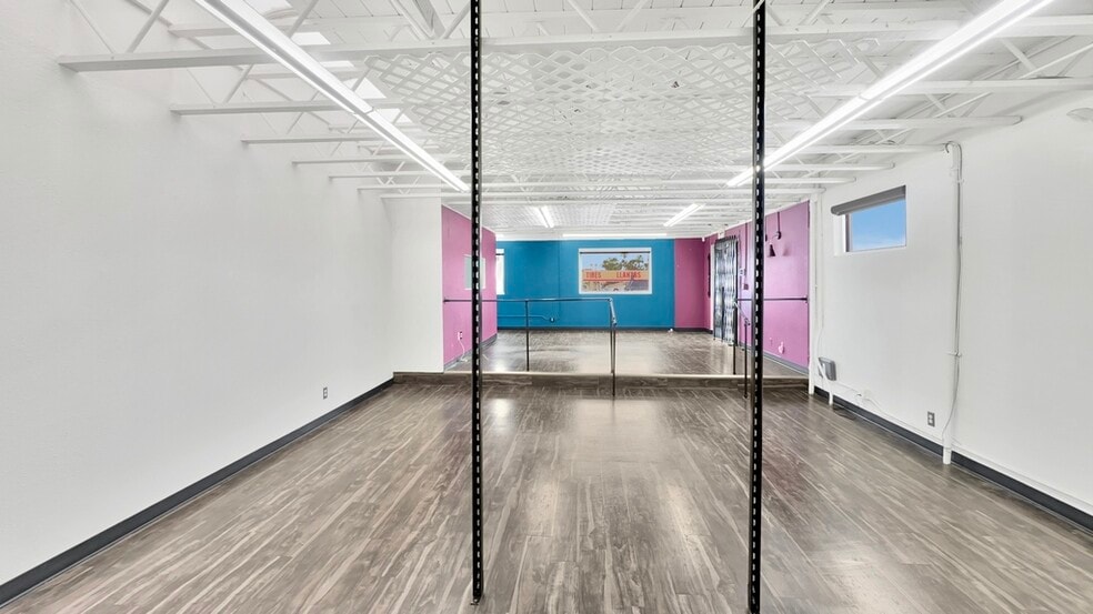 More Photos Of 2121 E Tropicana Ave, Las Vegas Office For Sale