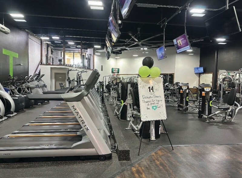 More Photos Of 300-390 Liberty St SE, Salem Storefront Retail Office For Sale