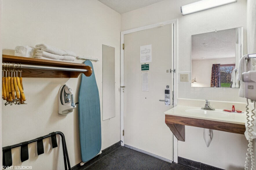 More Photos Of 1731 S State Route 127, Greenville Hotel For Sale