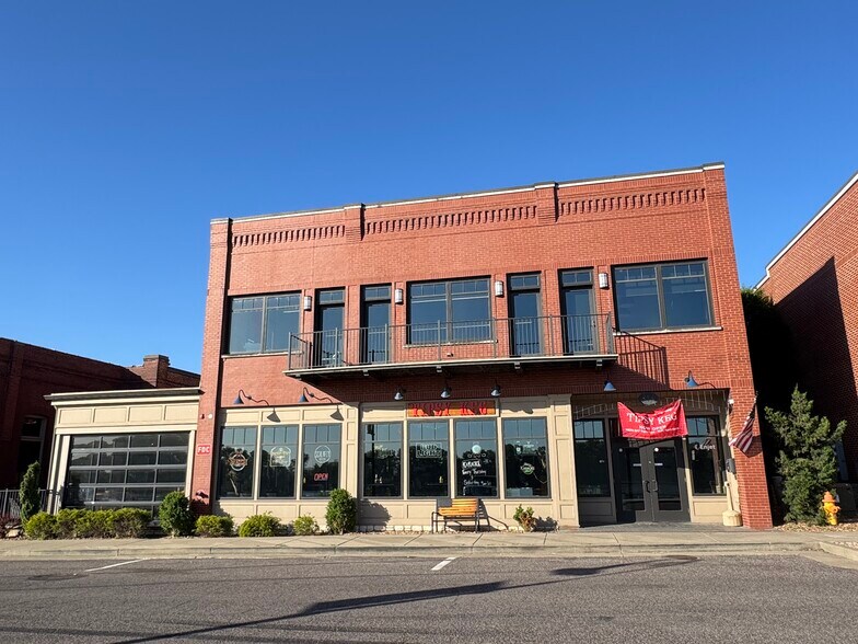 More Photos Of 516 W Front St, Washington General Retail For Sale