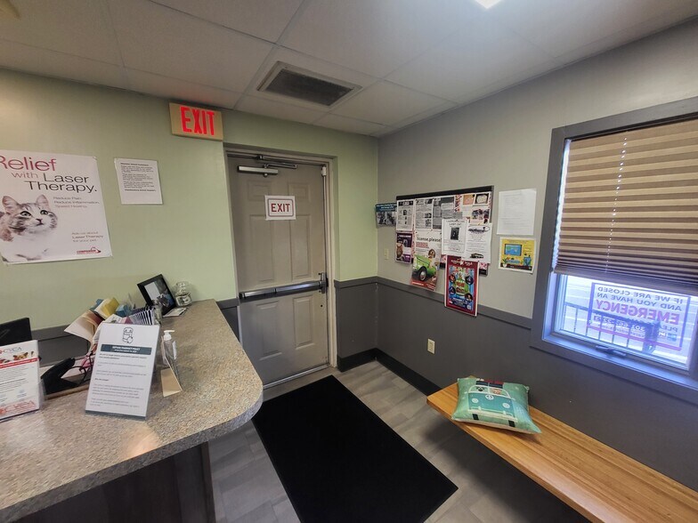 More Photos Of 1340 Lincoln Way E, Chambersburg Office For Sale