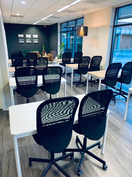 More Photos Of 146 Chemawa Rd N, Keizer Coworking Space