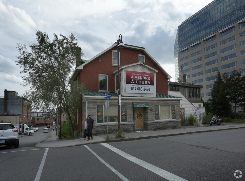 More Photos Of 138 Rue Wellington, Gatineau Storefront Retail Residential For Sale