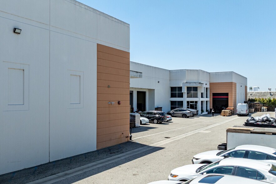 More Photos Of 2023-2027 Chico Ave, South El Monte Warehouse For Lease