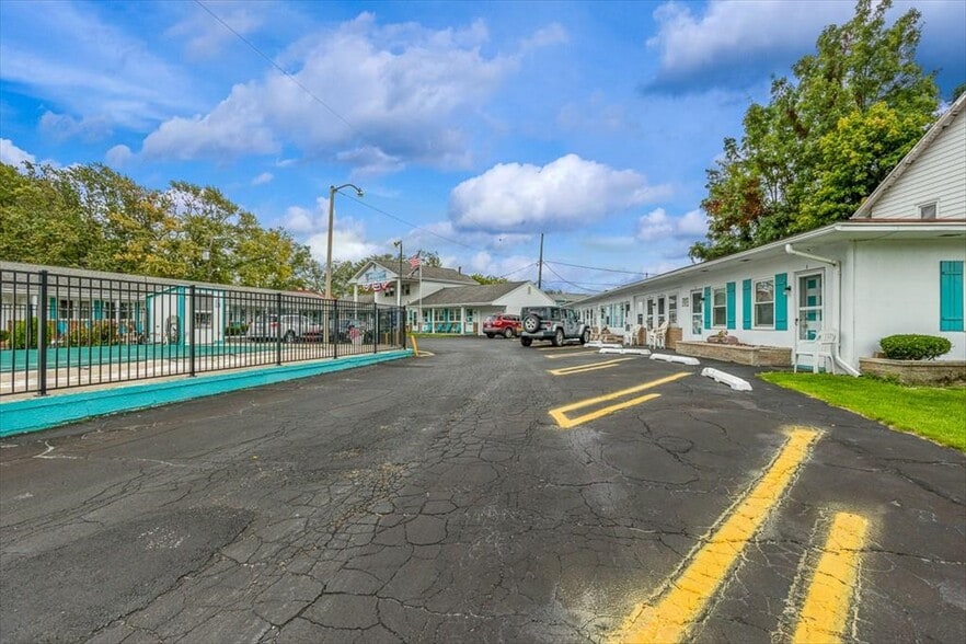 More Photos Of 3107 W Lake Rd, Erie Hotel For Sale