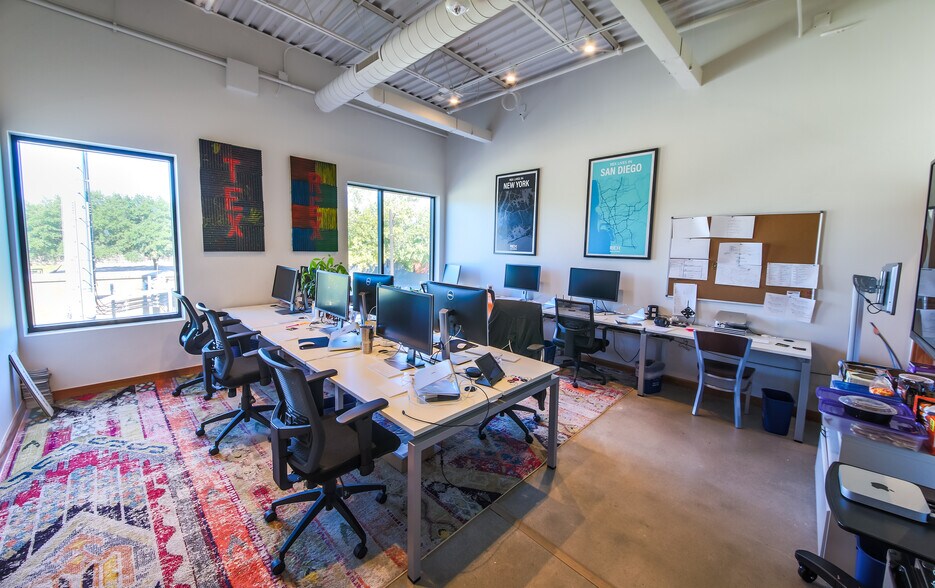 More Photos Of 5540 N Lamar Blvd, Austin Loft Creative Space For Lease