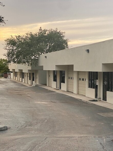 More Photos Of 1194 Old Dixie Hwy, Lake Park Light Distribution For Lease