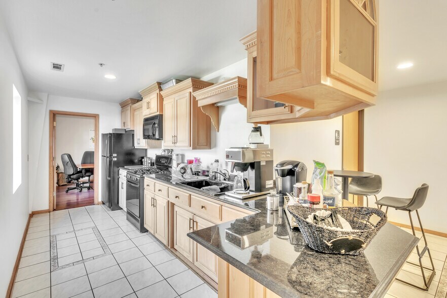 More Photos Of 3446 Wagon Wheel Rd, Springdale Light Manufacturing For Lease