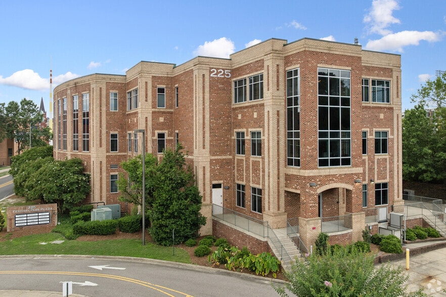 More Photos Of 225 Ray Ave, Fayetteville Unknown For Lease