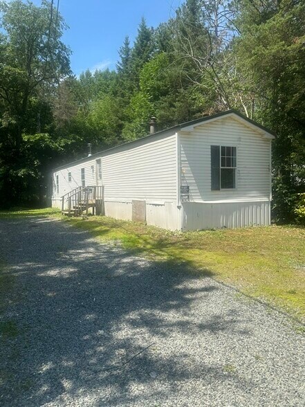 More Photos Of 3 1st St, Houlton Manufactured Housing Mobile Home Park For Sale
