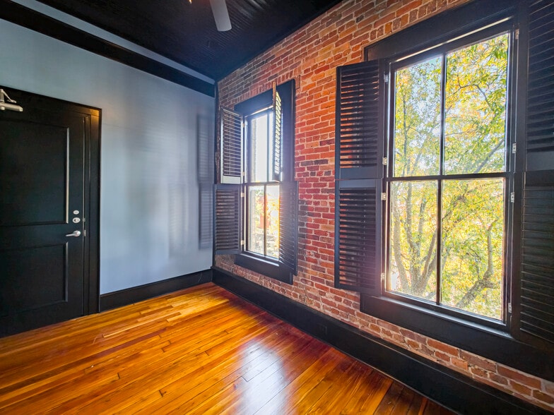 More Photos Of 105-111 W Central, Valdosta Storefront Retail Office For Sale