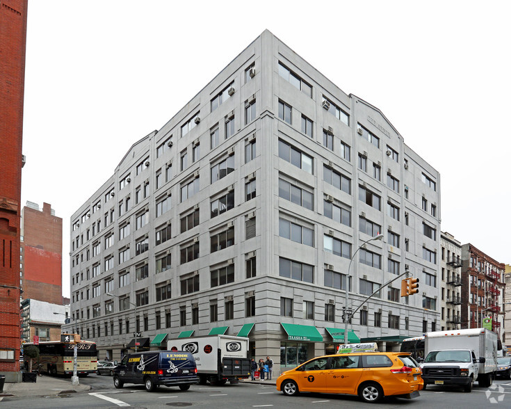 Primary Photo Of 400 Broome St, New York Dormitory For Lease