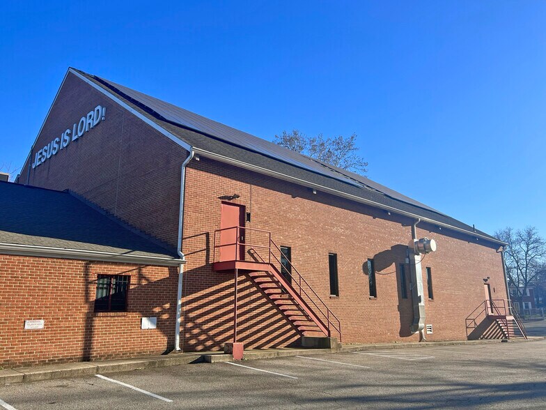 More Photos Of 4417 Douglas St NE, Washington Religious Facility For Sale