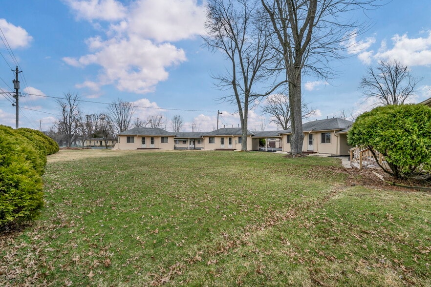 More Photos Of 44077 Oberlin Elyria Rd, Oberlin Hotel For Sale