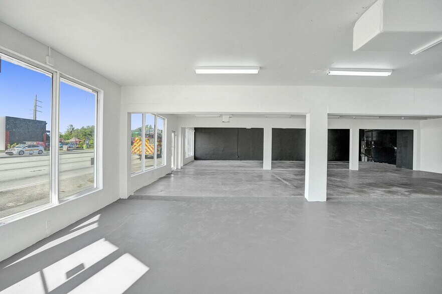 More Photos Of 3055-3057 Broward Blvd, Fort Lauderdale Storefront Retail Office For Sale