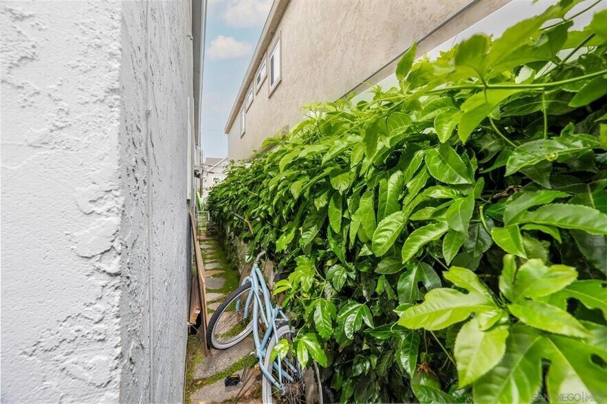 More Photos Of 248 Orange Ave, Coronado Multifamily For Sale