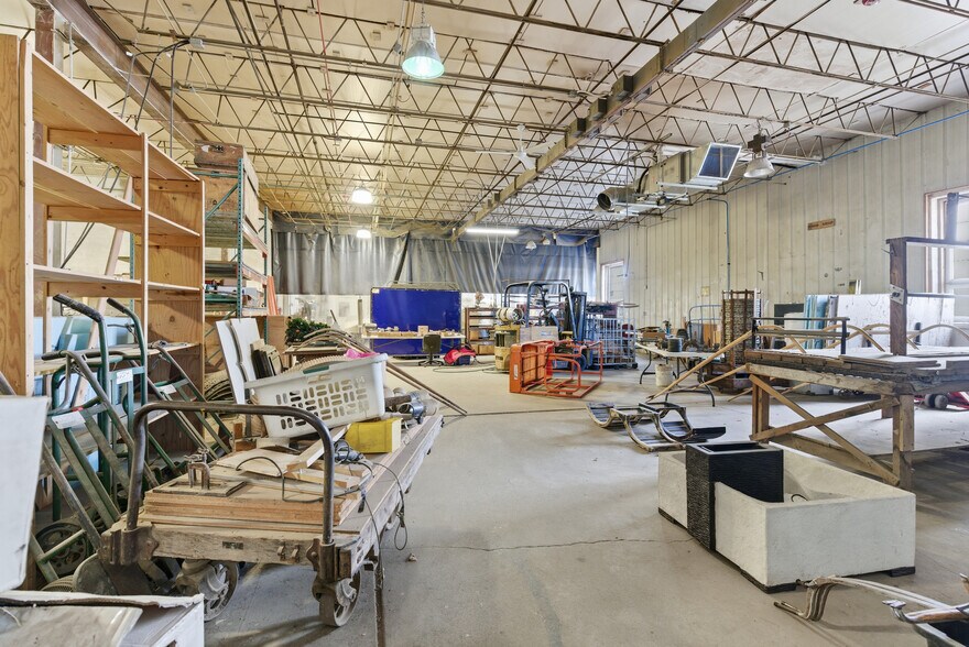 More Photos Of 3050 Wagner Rd, Waterloo Freestanding For Sale