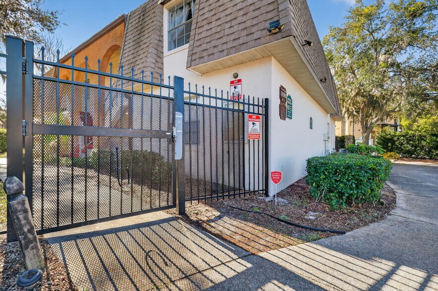 More Photos Of 643 W Oak Terrace Dr, Leesburg Apartments For Sale