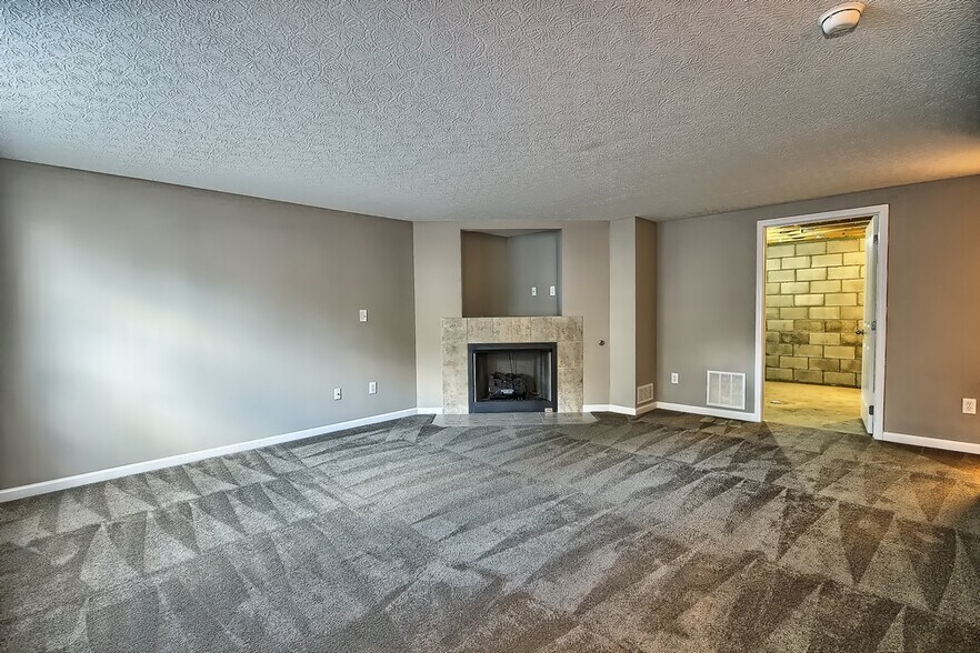 More Photos Of 7500 Sancus Blvd, Worthington Apartments For Sale