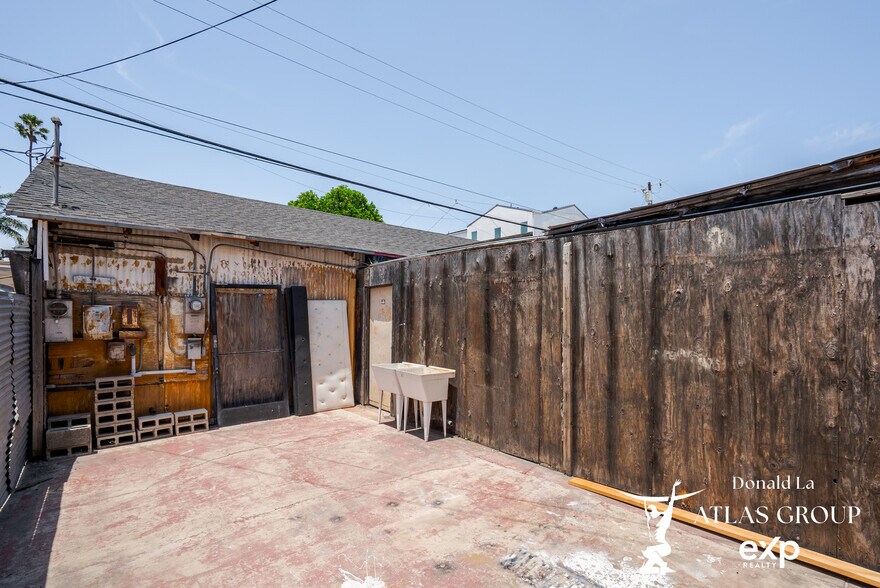 More Photos Of 115 N Western Ave, Los Angeles Storefront For Sale
