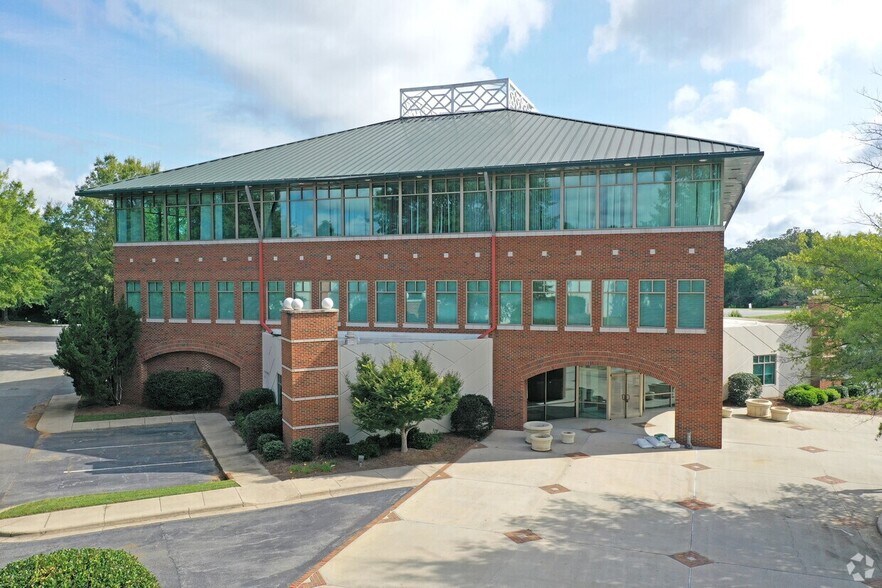 More Photos Of 4000 Ossi Ct, High Point Medical For Lease