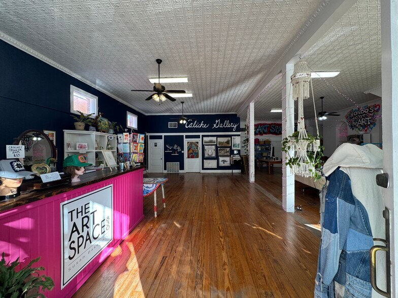 More Photos Of 1124 18th St, Hondo Office For Sale