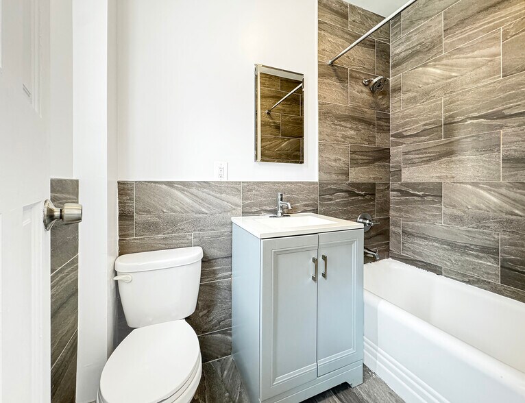 More Photos Of 811 Courtlandt Ave, Bronx Apartments For Sale