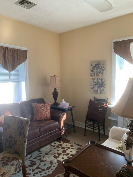 More Photos Of 222 Main St, Emmaus Medical For Sale