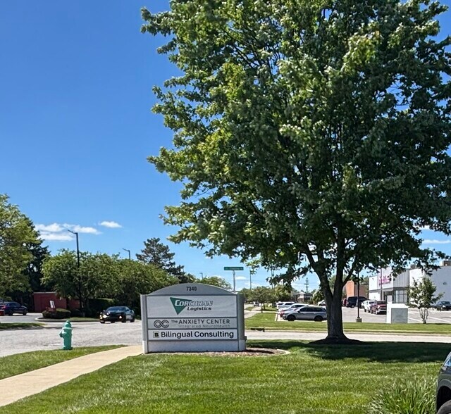 More Photos Of 7340 Crossing Pl, Fishers Medical For Lease