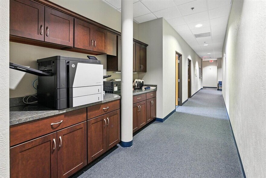 More Photos Of 322 Broadway St, Mount Pleasant Flex For Sale