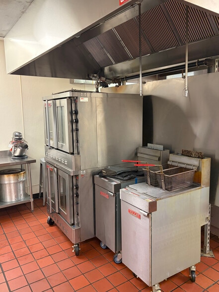 More Photos Of 13613-13637 Annapolis Rd, Bowie Storefront For Sale