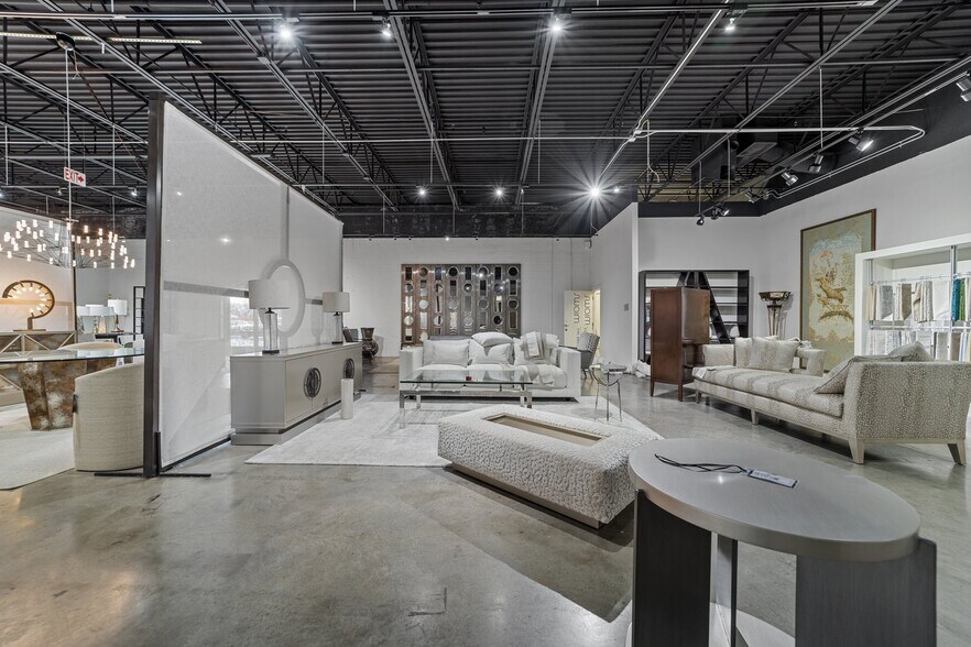 More Photos Of 1801 S University Pky, High Point Manufacturing For Sale