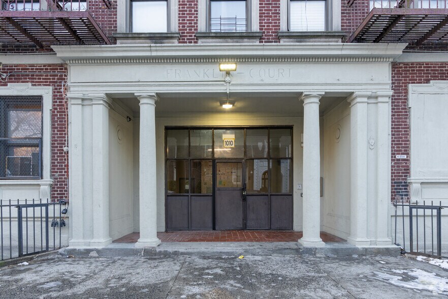 More Photos Of 877 Franklin Ave, Brooklyn Apartments For Lease