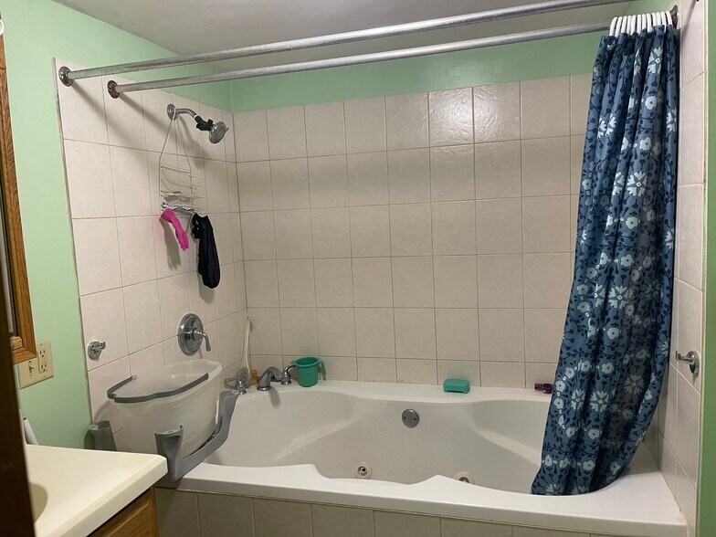 More Photos Of 3190 N US Highway 251, LaSalle Hotel For Sale