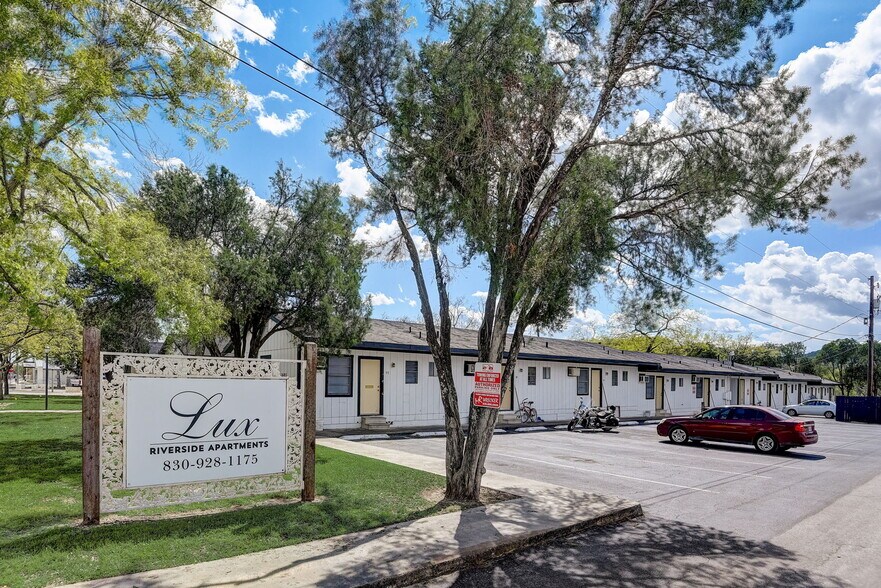 Primary Photo Of 1605 Water St, Kerrville Apartments For Sale