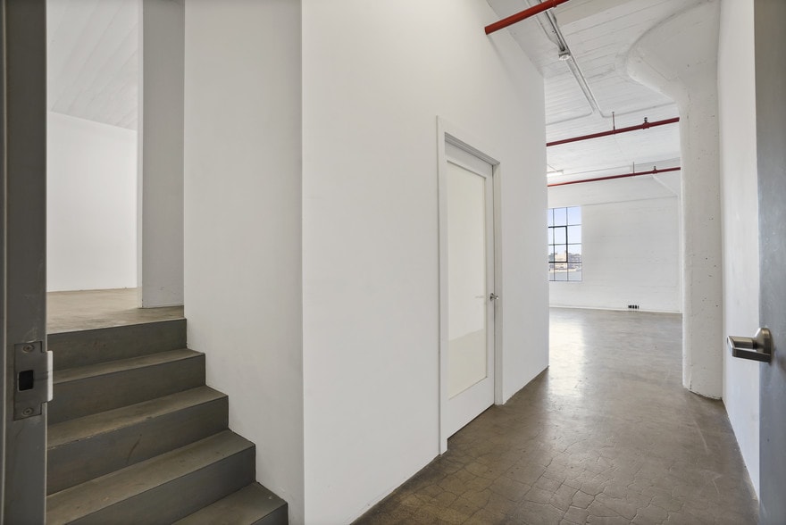 More Photos Of 1340 E 6th St, Los Angeles Manufacturing For Lease