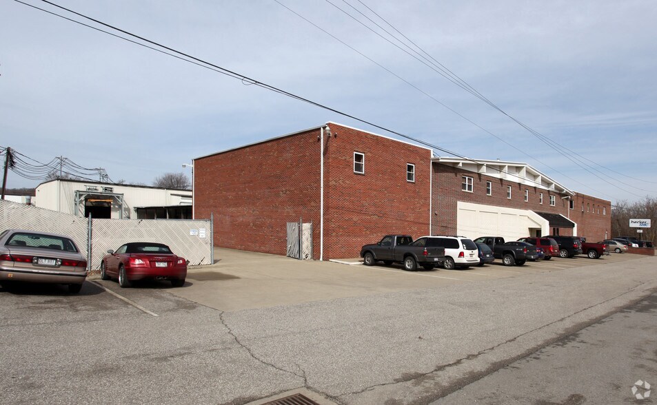 Primary Photo Of 4501 Ohio River Rd, Huntington Warehouse For Sale