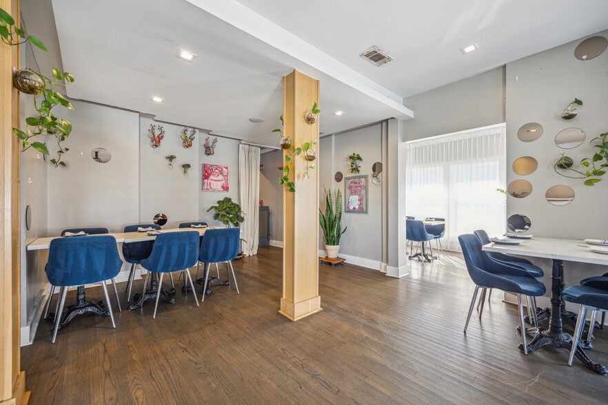 More Photos Of 4315 Montrose Blvd, Houston General Retail For Lease