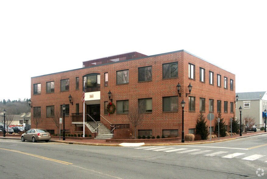 More Photos Of 161 Cherry St, New Canaan Office For Lease