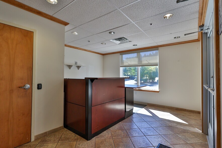 More Photos Of 1425 Mountain Dr N, Bethlehem Office For Sale